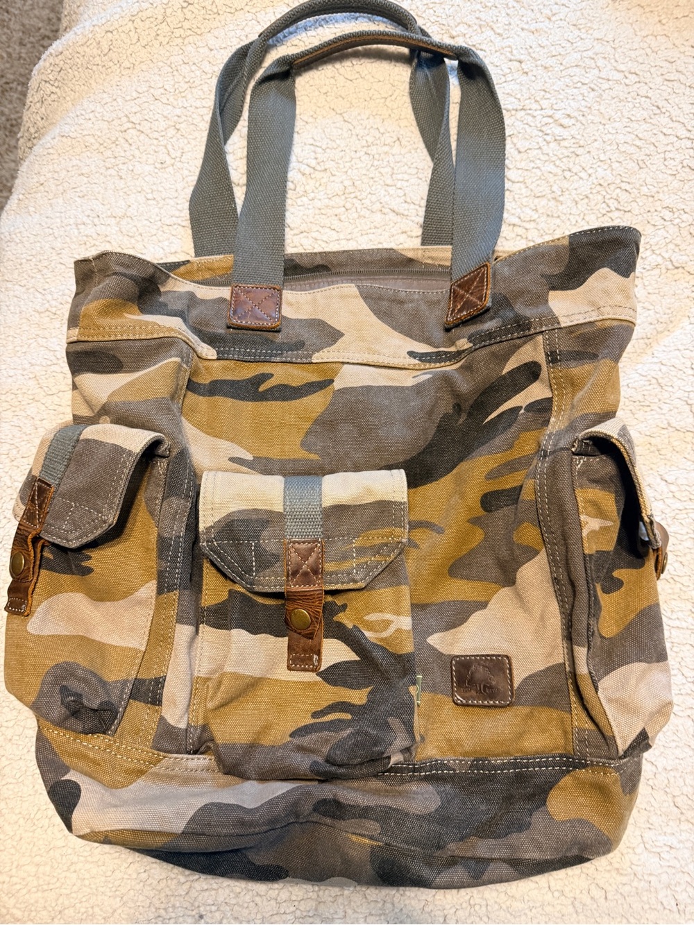 Canvas Camo Shoulder Tote — Multicolor Casual Carryall